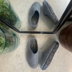 Sygeplejebutikken Hjemmesko|Sko Til Ældre*Behagelig hjemmesko i lysegrå filt