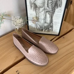 Sygeplejebutikken Sommersko Dame|Gængesål*Beige ballerinasko med fint, perforeret mønster