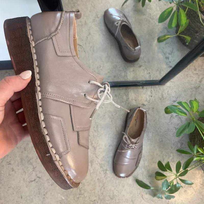 Sygeplejebutikken Sko På Tilbud*Beige skind snøresko med god stødabsorbering