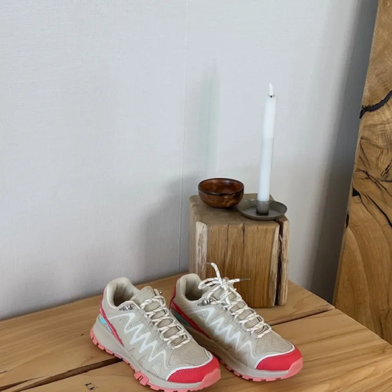 Sygeplejebutikken Sko På Tilbud*Beige sko med åndbar overdel og flotte detaljer