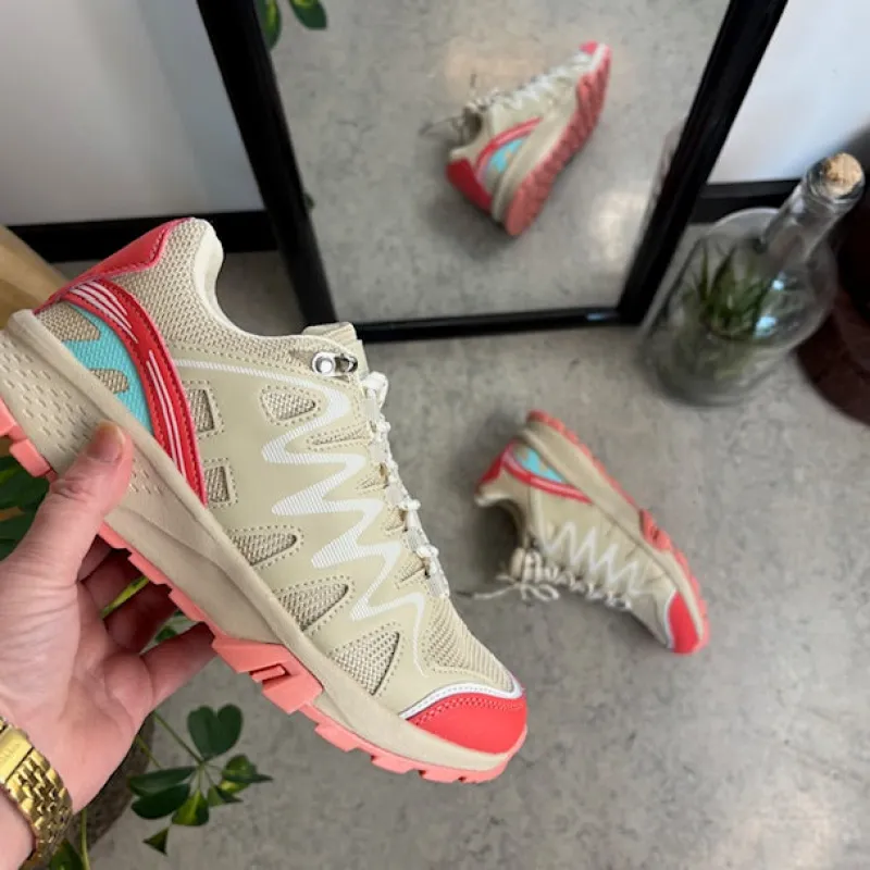 Sygeplejebutikken Sko På Tilbud*Beige sko med åndbar overdel og flotte detaljer