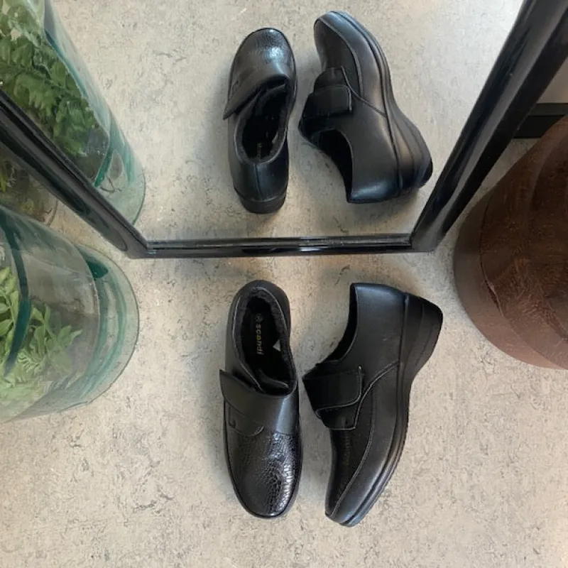 Sygeplejebutikken Sko Til Ældre|Sko Med Velcro*Damesko i sort PU med velcrolukning og varmt for