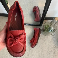 Sygeplejebutikken Slip On Sko|Gængesål*Elegant ballerina i bordeauxfarvet skind