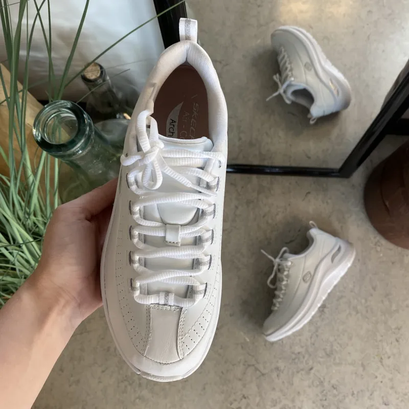 Skechers Leddegigt|Hælsporer*Hvid med glat skind overflade