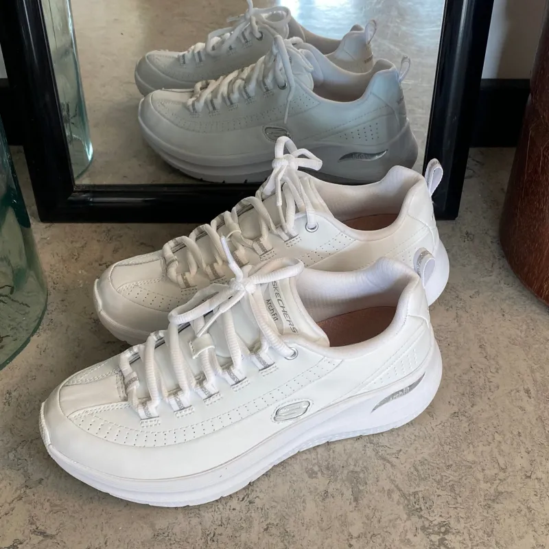 Skechers Leddegigt|Hælsporer*Hvid med glat skind overflade