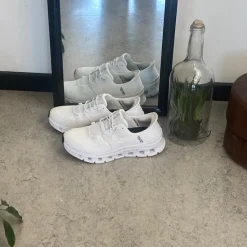 Skechers Knyster - Hallux Valgus|Leddegigt*Hvid Slip-Ins sko med masser af støddæmpning