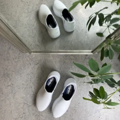 Skechers Leddegigt|Hælsporer*Hvid skind slip-in sko fra