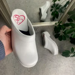 Sygeplejebutikken Clogs|Træsko Dame Modeller*Hvid skind træsko uden kap