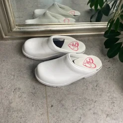 Sygeplejebutikken Clogs|Træsko Dame Modeller*Hvid skind træsko uden kap