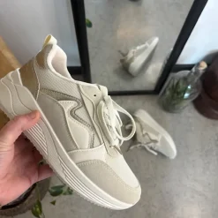 Sygeplejebutikken Sko På Tilbud*Hvid sommersko med sølv effekter