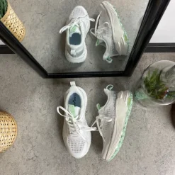 Sygeplejebutikken Knyster - Hallux Valgus|Hælsporer*Hvide letvægtssko med Nonslip ydersål