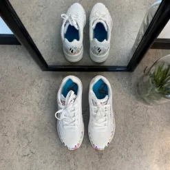 Skechers Hælsporer|Platfodet*Hvide sko med flotte hjertedetaljer