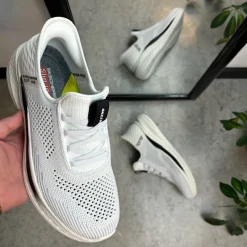 Skechers Sko På Tilbud*Hvide Slip-ins fra med svangstøtte