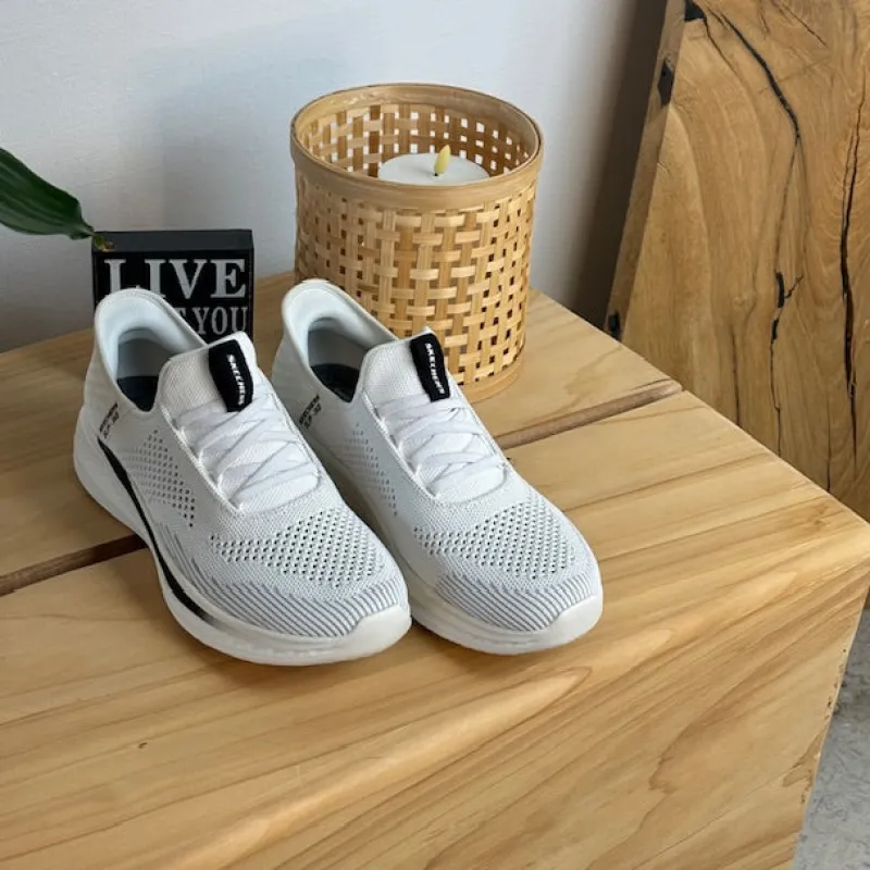 Skechers Sko På Tilbud*Hvide Slip-ins fra med svangstøtte