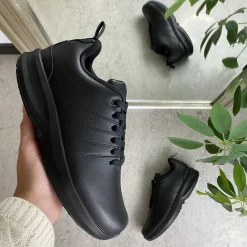 GaitLine Leddegigt|Hælsporer*Klassisk sort læder sko fra