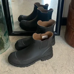 Woden Gummistøvler*Klassisk sort gummistøvle med kort skaft