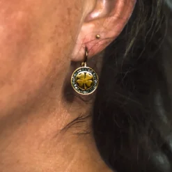 Sygeplejebutikken Gaver Til Sundhedspersonalet|Smykker*Kløver øreringe med sten i guldtone