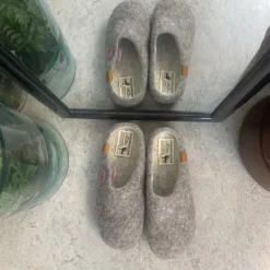 Green Comfort Diabetes Fødder|Hjemmesko*Lav uld hjemmesko med Støt Brysterne logo