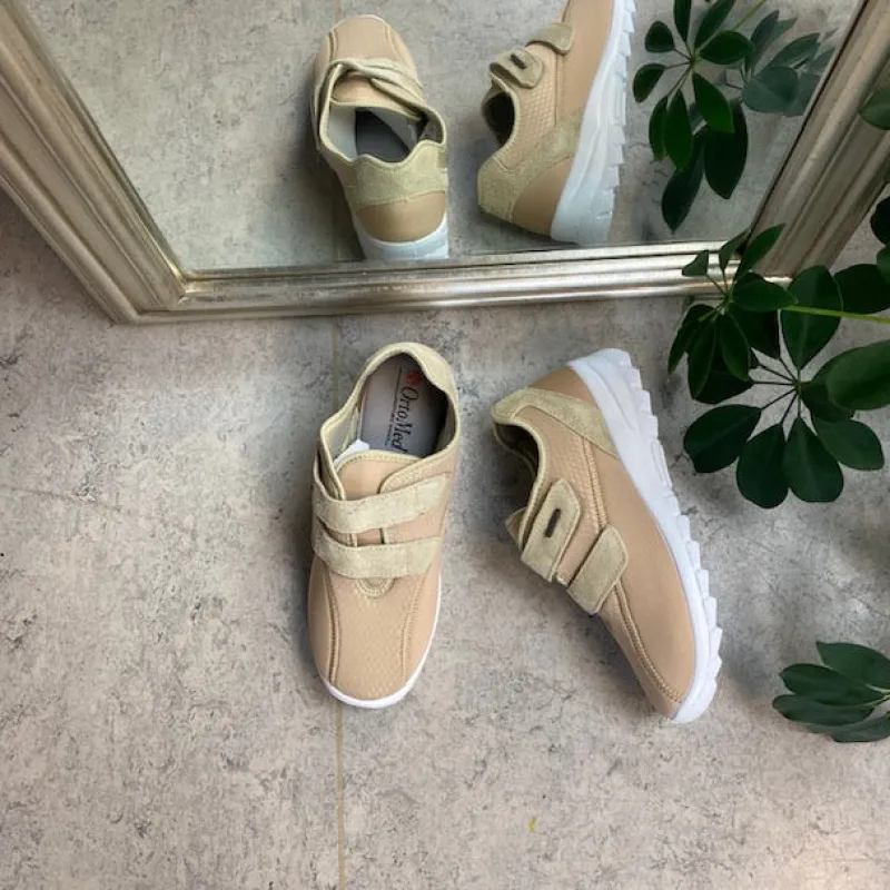 OrtoMed sko Sko På Tilbud*Lys fleksibel sko med skridhæmmende såler