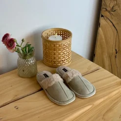 Sygeplejebutikken Hjemmesko|Sko På Tilbud*Lys grøn hjemmesko med synlig pelskant