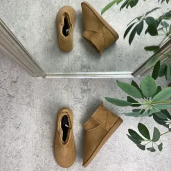 Sygeplejebutikken Sko På Tilbud*Lysebrun bamsestøvle med blødt foer og kort skaft