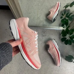 MBT Gængesål|Gængesål*Rosa letvægts sko fra