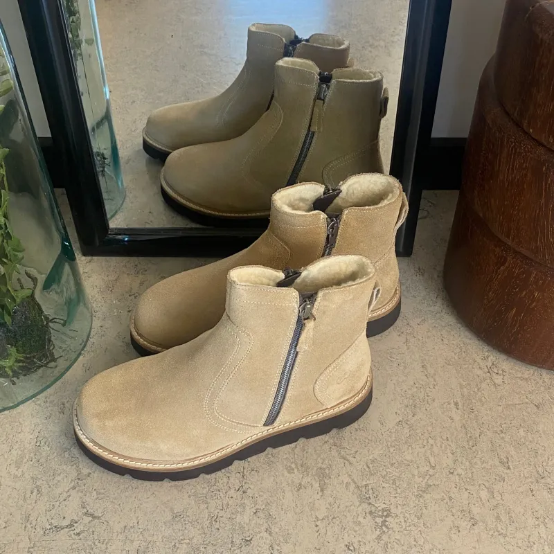 Green Comfort Kort Støvle Dame|Vinterstøvler Damer*Ruskindsstøvle med EnergySole™, uldfor, dobbelt lynlås & ekstra rummelig H-pasform