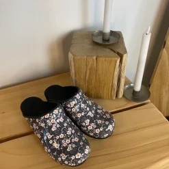 Sanita Clogs|Træsko Dame Modeller*tøffel-træsko med sort/hvide blomster