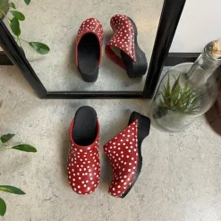 Sanita Clogs|Træsko Dame Modeller*træsko med rødt og hvidt prikmønster