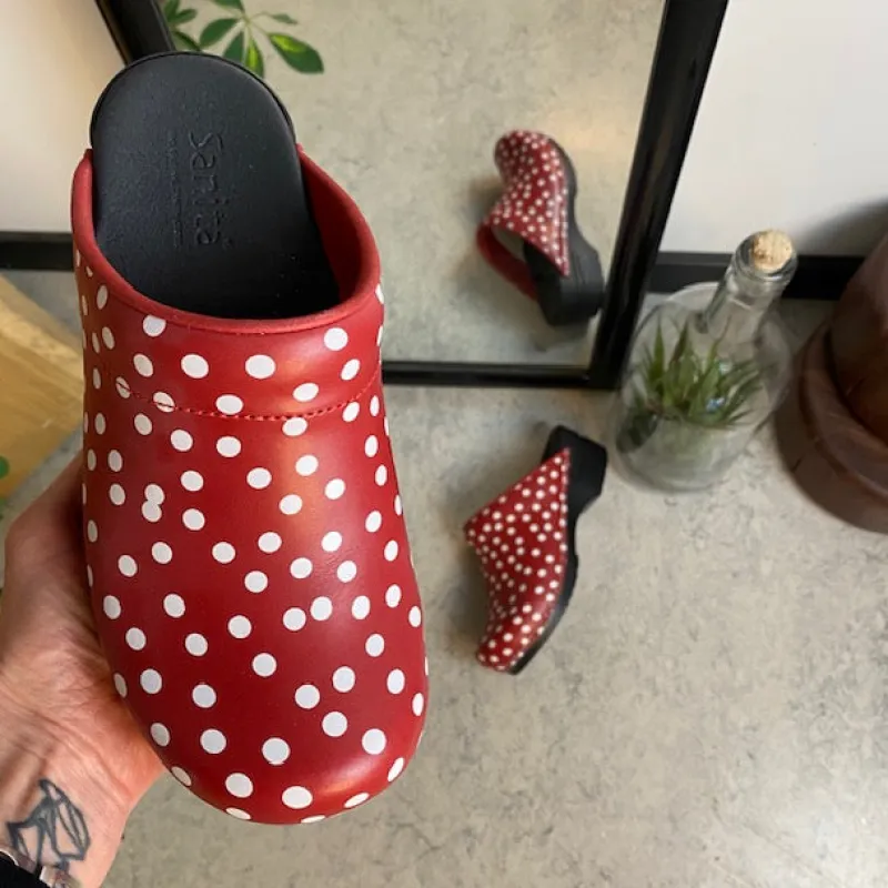 Sanita Clogs|Træsko Dame Modeller*træsko med rødt og hvidt prikmønster