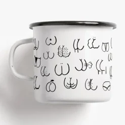 Sygeplejebutikken Gaver Til Sundhedspersonalet*Sjov emaljekop med humoristisk numse-print – perfekt gaveidé