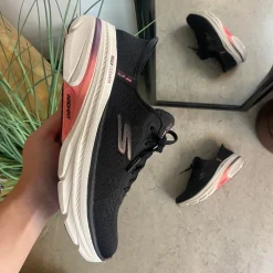 Skechers Benlængdeforskel|Knyster - Hallux Valgus*slip-ins med fremragende stødabsorbering