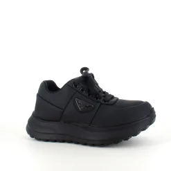 Sygeplejebutikken Kondi Sko|Stødabsorberende Sko*Sort damesko i blød PU med snørebånd og dekorative syninger – komfortabel hverdagssko