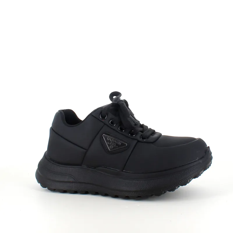 Sygeplejebutikken Kondi Sko|Stødabsorberende Sko*Sort damesko i blød PU med snørebånd og dekorative syninger – komfortabel hverdagssko