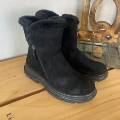 Sygeplejebutikken Kort Støvle Dame|Vinterstøvler Damer*Sort damestøvle med varmt for og lynlås