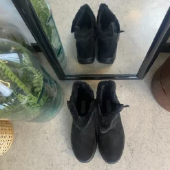 Sygeplejebutikken Kort Støvle Dame|Vinterstøvler Damer*Sort damestøvle med varmt for og lynlås