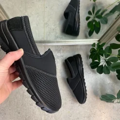 Sygeplejebutikken Sko På Tilbud*Sort fleksibel sko med skridhæmmende såler