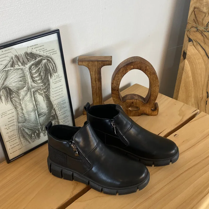 Sygeplejebutikken Kort Støvle Dame|Vinterstøvler Damer*Sort læder ankelstøvle med for og dobbelt lynlås