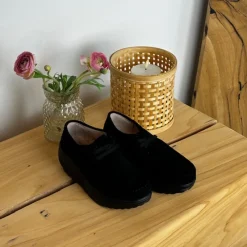 Sygeplejebutikken Sko På Tilbud*Sort ruskindssko med gængesål og svangstøtte