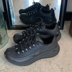 Skechers Leddegigt|Hælsporer*Sort med glat skind overflade