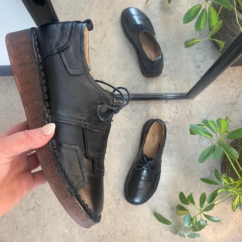 Sygeplejebutikken Sko På Tilbud*Sort skind snøresko med god stødabsorbering