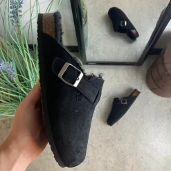 Sygeplejebutikken Hjemmesko|Flade Sandaler*Sort Slip on hjemmesko