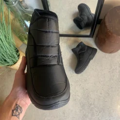 Sygeplejebutikken Kort Støvle Dame|Billige Vinter Støvler*Sort vatteret støvle med velcroåbning