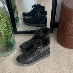 Sygeplejebutikken Kort Støvle Dame|Vinterstøvler Damer*Sort vinterstøvle med snørebånd