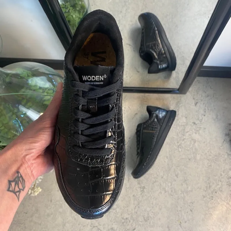 Woden Overgangssko|Sko Med Ekstra Svangstøtte*Sort sko i krokodillelook