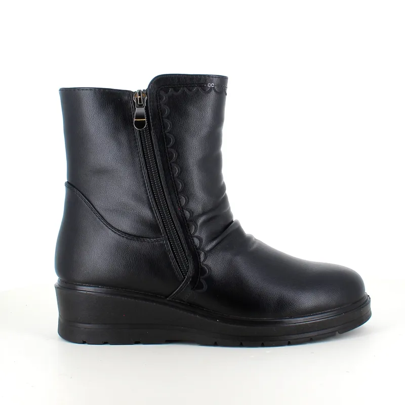 Sygeplejebutikken Sorte Støvletter|Vinterstøvler Damer*Sorte damestøvletter med varmt for og 2 lynlåse – komfortabel PU-sål og praktisk design