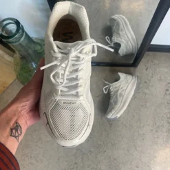 Woden Sommersko Dame|Overgangssko*letvægts sneakers med god svangstøtte