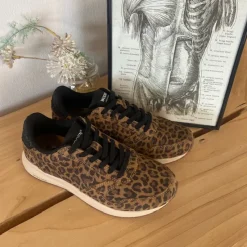 Woden Sommersko Dame|Overgangssko*ruskindssko med Leo print